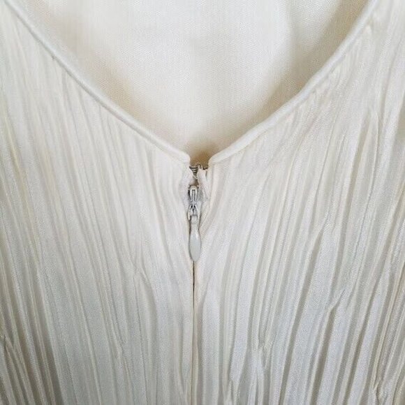 Vintage White Long Sleeve Pleated Dress With Layered Chiffon Skirt & Rose Detail - Picture 7 of 9